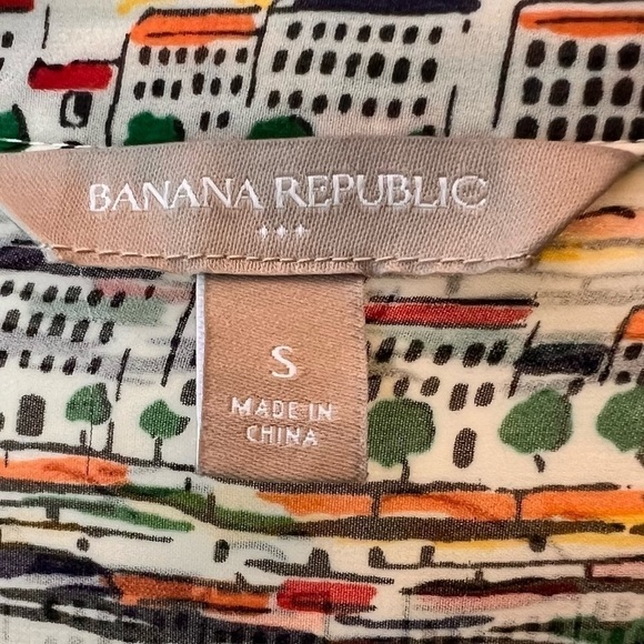 Banana Republic Women Blouse Shirt Size Small Paris Theme Lightweight Sheer Work - Picture 4 of 6